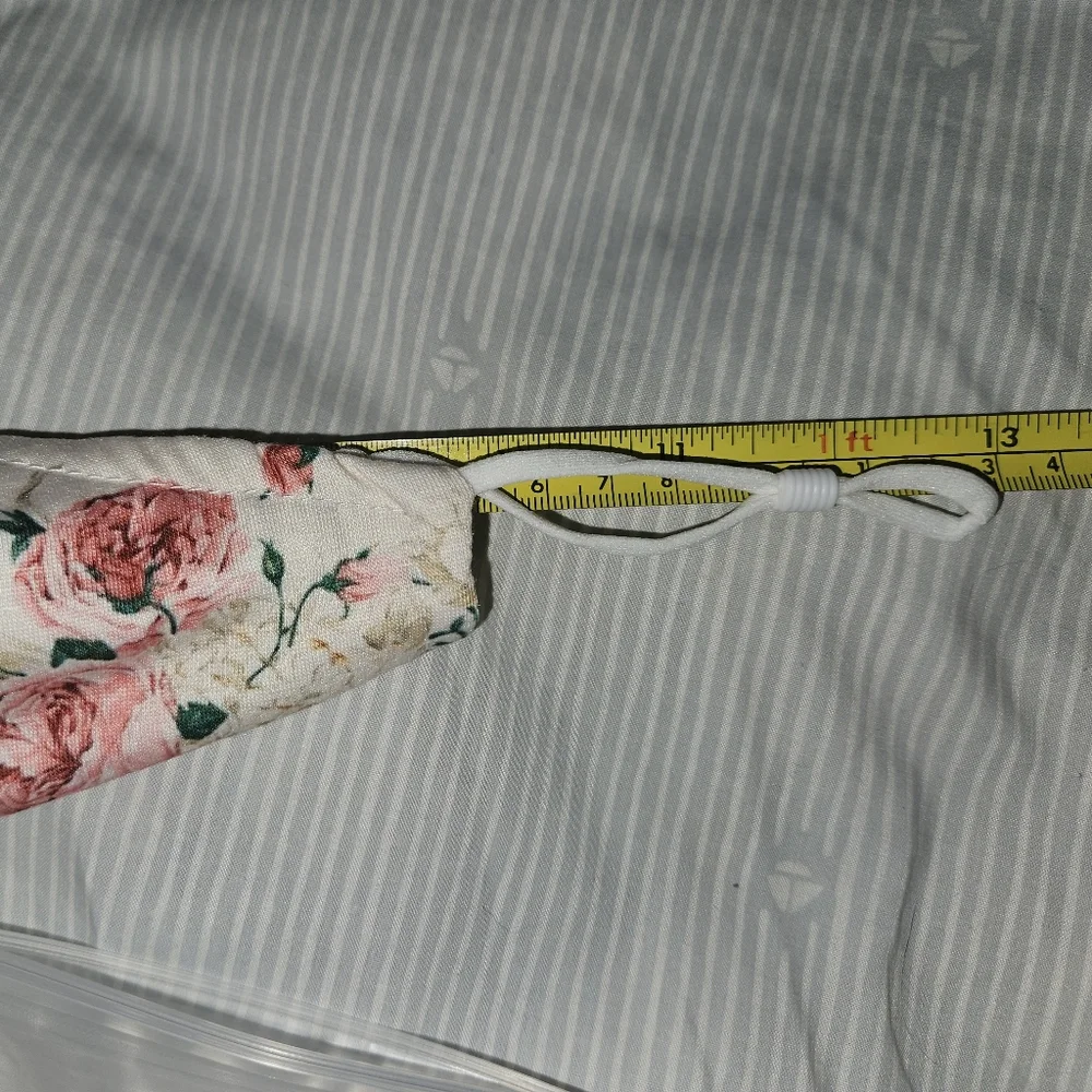 NWT petite mask and 2 inserts